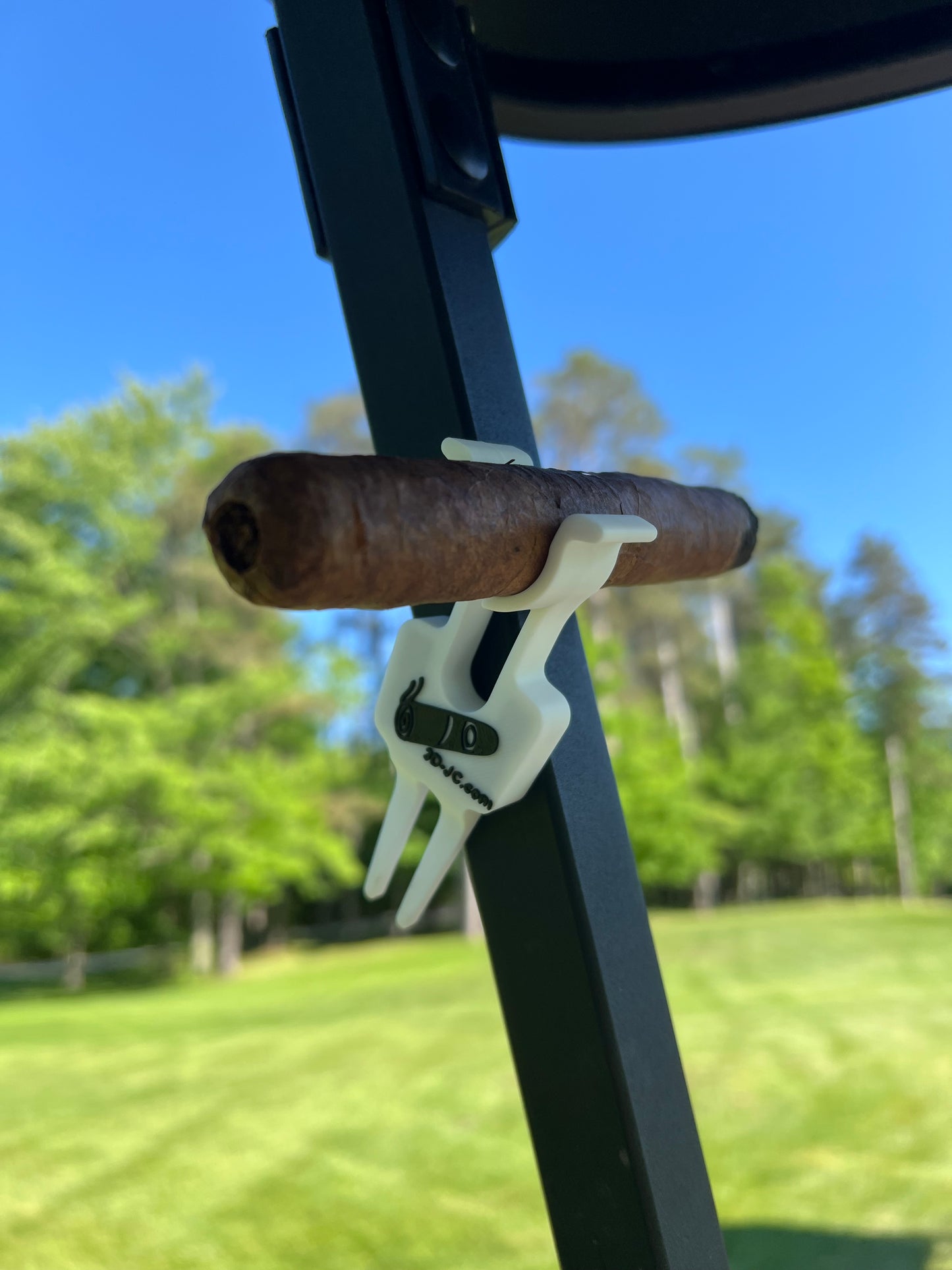 The Cigar Caddy - Magnetic Cigar Clip for the Golf Course